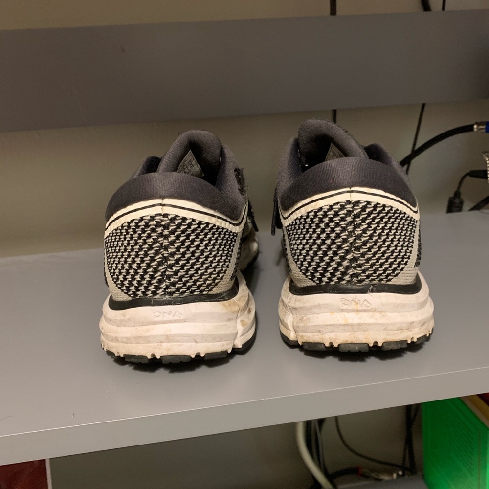 BROOKS RUNNING SHOES - Picture 3 of 3